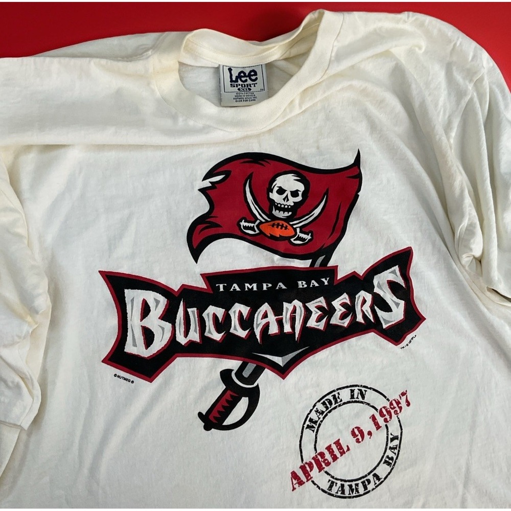 Tampa Bay Buccaneers T-Shirt Mens 2XL Lee Sport NFL Graphic Tee 1997 Vintage